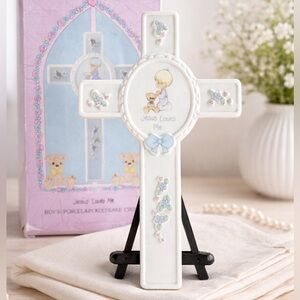 Precious Moments 1990 Jesus Loves Me Boy’s White Bisque Porcelain Keepsake Cross